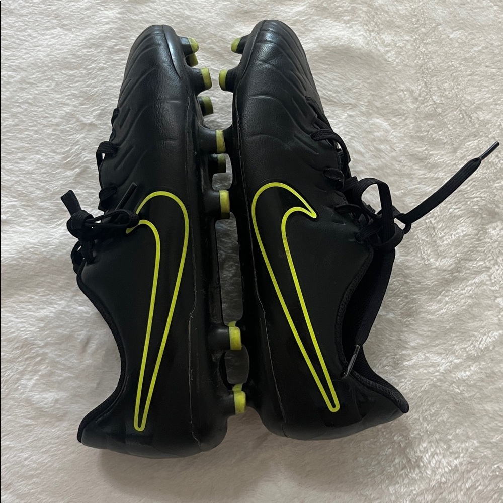 Nike Black Cleats with Neon Green Details - Picture 2 of 7